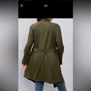 PERFECT FOR FALL! 🍂🍁🍃Light weight wrap knee length jacket w/belt BRAND NEW!